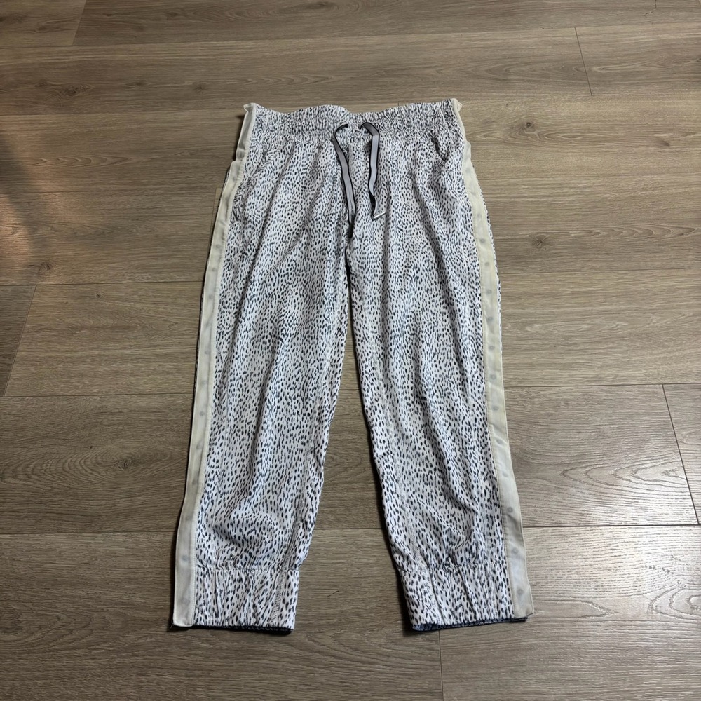 Lululemon Athletica Tearaway‎ Pant Dottie Dash Print Black White Luxtreme Size 4